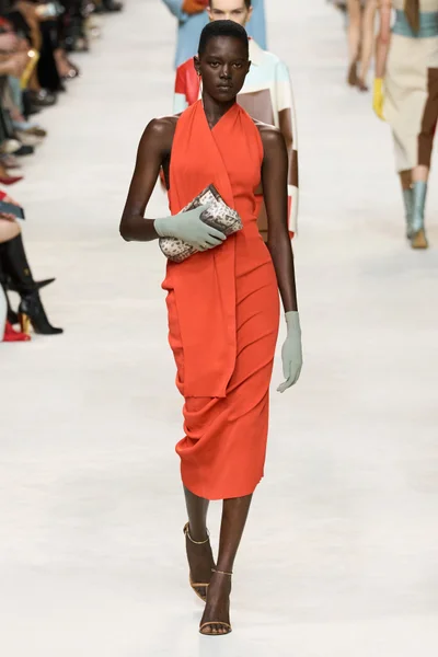 Look 11